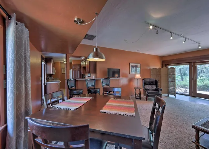 2 Mi To Courthouse Plaza Holiday home *